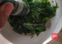 宝宝辅食菠菜面紫薯面的做法图解1