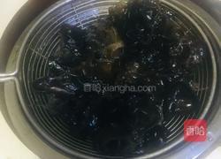 凉拌木耳的做法图解1