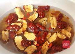 桃胶雪莲子炖品的做法图解2