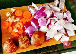 洋葱香菇炒鱿鱼的做法图解5