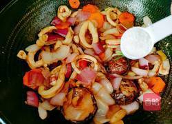 洋葱香菇炒鱿鱼的做法图解12