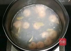 丝瓜鲜虾饼 (宝宝辅食)的做法图解2