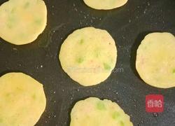 丝瓜鲜虾饼 (宝宝辅食)的做法图解13