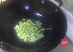 不能没有你（蛋白木耳炒青菜粒火腿肠粒）的做法图解5