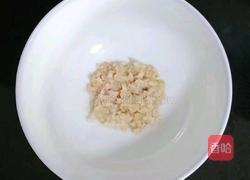 虾皮番茄鸡蛋饼的做法图解2