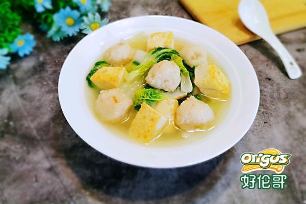 墨鱼丸小油菜豆腐菜