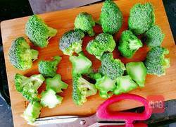 海鱼蒸西兰花的做法图解5