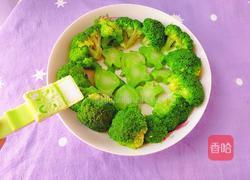 海鱼蒸西兰花的做法图解7