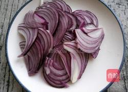 洋葱炒鱿鱼须的做法图解4