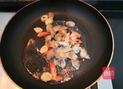 花蛤肉炒韭菜的做法图解7