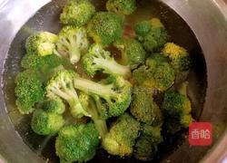 西蓝花炒虾仁的做法图解7