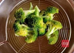 西蓝花炒虾仁的做法图解8