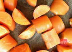 香甜营养好喝的胡萝卜玉米红枣枸杞龙骨汤的做法图解2