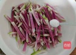 金蒜虾皮炝萝卜的做法图解2