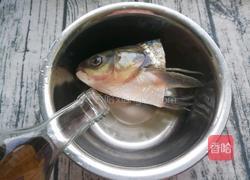 鱼头豆腐汤的做法图解2