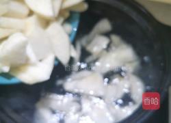 冰糖雪梨百合汤的做法图解6