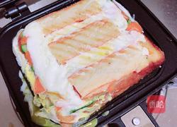 爆浆芝士蟹肉三明治(5分钟快手餐)的做法图解9