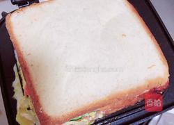 爆浆芝士蟹肉三明治(5分钟快手餐)的做法图解10