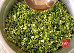 韭菜虾皮鸡蛋锅贴的做法图解6