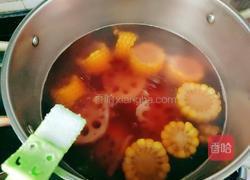 鲜虾白蛤玉米莲藕汤的做法图解11