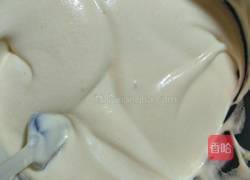 戚风蛋糕的做法图解9