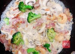 奶油蘑菇海鲜意面的做法图解14