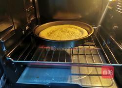 培根虾仁芝士披萨的做法图解3