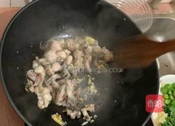 青椒炒田鸡的做法图解7