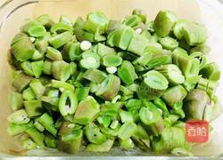 豆角焖面的做法图解2