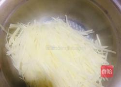 炝炒酸辣土豆丝的做法图解1