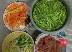 蒜薹肉丝的做法图解2