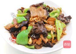 五花肉木耳炒黄花菜的做法图解12