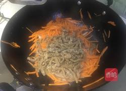 胡萝卜丝炒牛肉丝的做法图解5