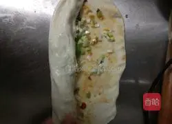 Illustration of how to make green onion layer cake 13