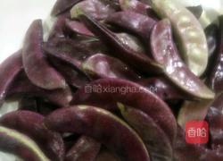 油渣炒扁豆的做法图解1