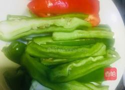 青红椒丝炒四季豆（绝代双椒大战绿林好汉）的做法图解4