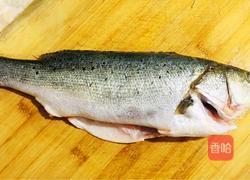 清蒸鲈鱼的做法图解1