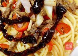 黑胡椒牛肉意面的做法图解4