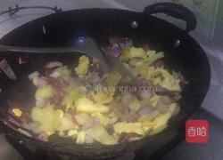 西芹洋葱炒鸡蛋的做法图解8
