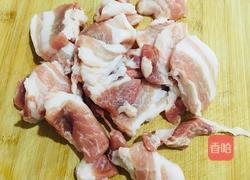 辣白菜炒五花肉的做法图解1