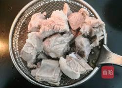 胡萝卜山药排骨汤的做法图解7
