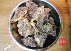 牛尾骨炖萝卜的做法图解6