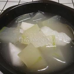 冬瓜花生米筒骨汤的做法 菜谱 香哈网 冬瓜花生米筒骨汤的做法 菜谱 香哈网