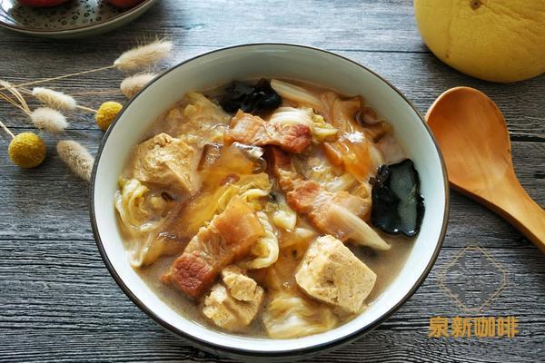 白菜五花肉炖冻豆腐