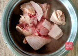 红枣山药煲鸡汤的做法图解1