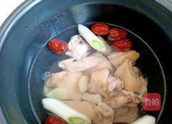 红枣山药煲鸡汤的做法图解6
