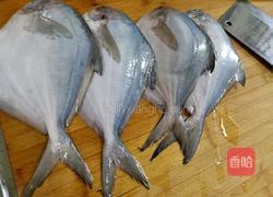 香煎鲳鱼的做法图解1