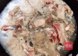 板栗萝卜排骨汤(健脾补肾)的做法图解2