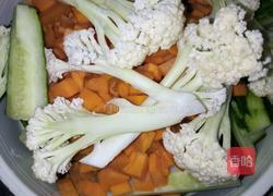 五彩焖面的做法图解1