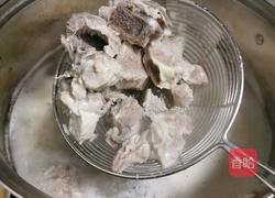 排骨莲藕汤的做法图解3